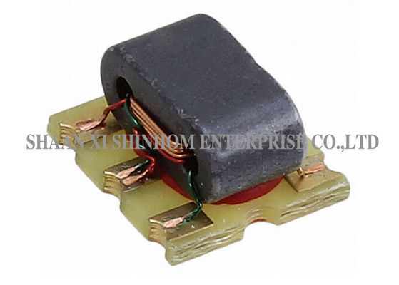 1 1 flux de CT a couplé le transformateur 1 de rf - 350MHz avec la représentation stable